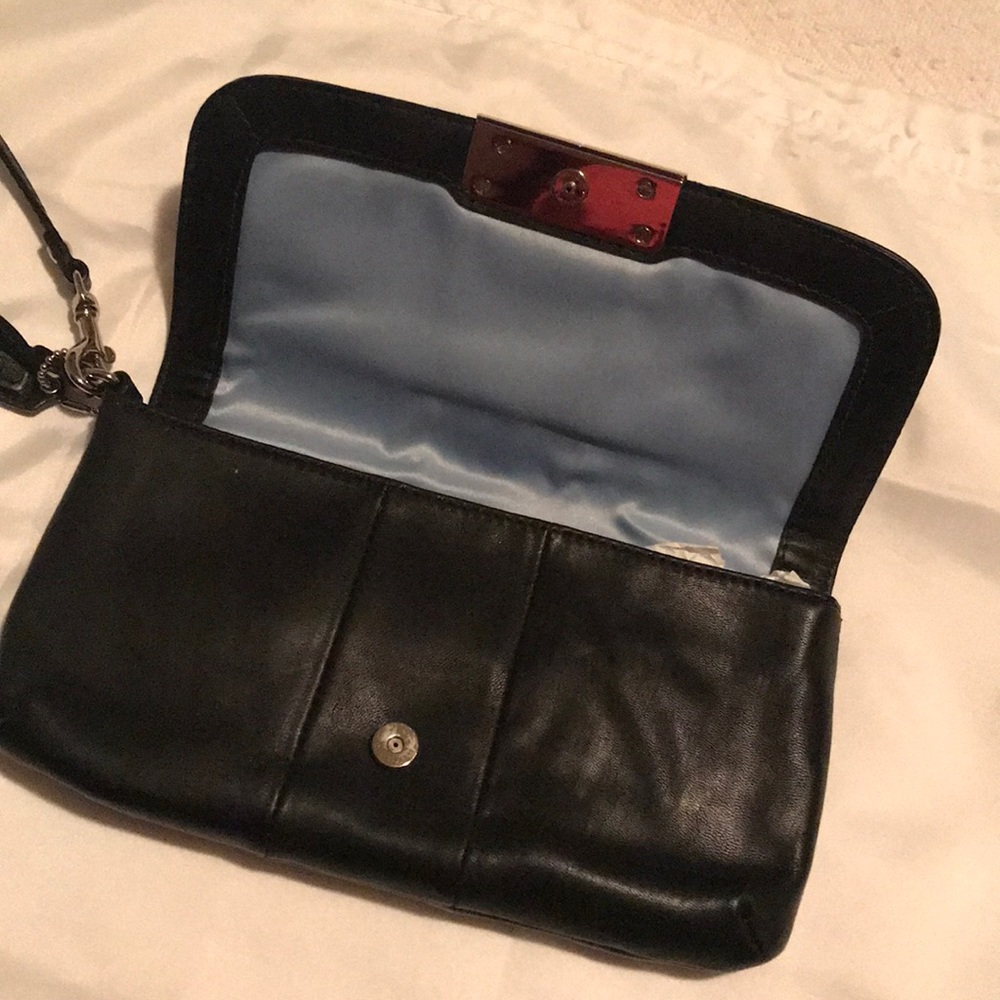 Large Coach leather wristlet - Picture 2 of 4